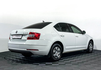 Подержанный автомобиль Skoda Octavia Liftback 2020 года (5 фото)