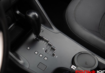 Подержанный автомобиль Hyundai ix35 2012 года (14 фото)