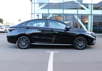Подержанный автомобиль Omoda S5 2023 года (4 фото)