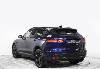 Подержанный автомобиль Jaguar F-Pace 2017 года (7 фото)