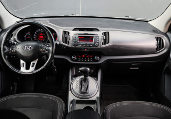 Подержанный автомобиль Kia Sportage 2012 года (10 фото)