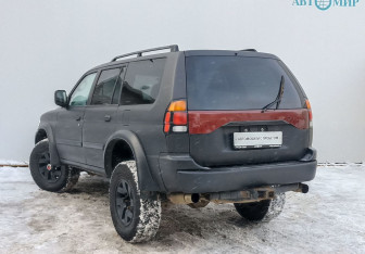 Подержанный автомобиль Mitsubishi Montero Sport 2002 года (7 фото)