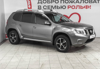 Подержанный автомобиль Nissan Terrano 2014 года (3 фото)