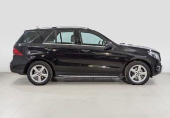 Подержанный автомобиль Mercedes-Benz GLE 2018 года (4 фото)