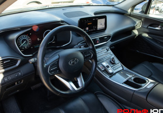 Подержанный автомобиль Hyundai Santa Fe 2021 года (11 фото)
