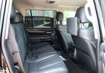 Подержанный автомобиль Lexus LX 2021 года (13 фото)