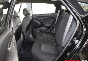 Подержанный автомобиль Hyundai ix35 2013 года (10 фото)