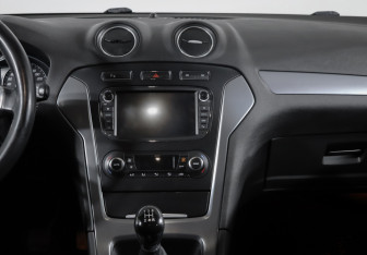 Подержанный автомобиль Ford Mondeo Sedan 2012 года (13 фото)