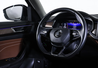 Подержанный автомобиль Skoda Kodiaq 2023 года (14 фото)