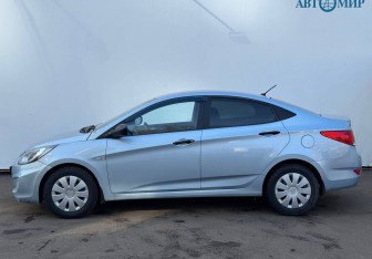Подержанный автомобиль Hyundai Solaris Sedan 2013 года (5 фото)