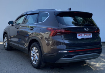 Подержанный автомобиль Hyundai Santa Fe 2022 года (6 фото)