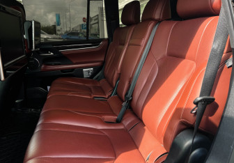 Подержанный автомобиль Lexus LX 2020 года (10 фото)