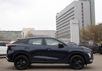 Подержанный автомобиль Omoda C5 2023 года (3 фото)