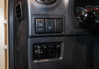 Подержанный автомобиль Suzuki Jimny 2007 года (14 фото)