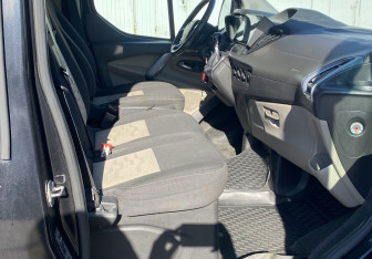 Подержанный автомобиль Ford Tourneo Custom 2014 года (9 фото)