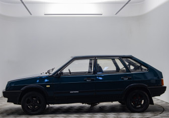 Подержанный автомобиль LADA (ВАЗ) 2109 Hatchback 1998 года (8 фото)