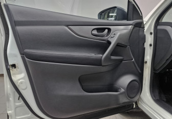 Подержанный автомобиль Nissan Qashqai 2019 года (17 фото)
