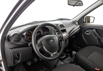 Подержанный автомобиль LADA (ВАЗ) Granta Sedan 2023 года (15 фото)