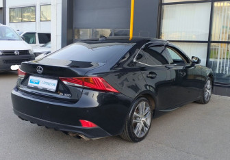 Подержанный автомобиль Lexus IS Sedan 2018 года (5 фото)