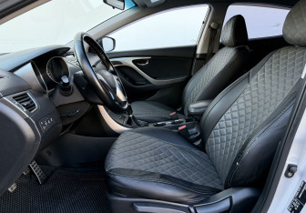 Подержанный автомобиль Hyundai Elantra Sedan 2012 года (10 фото)