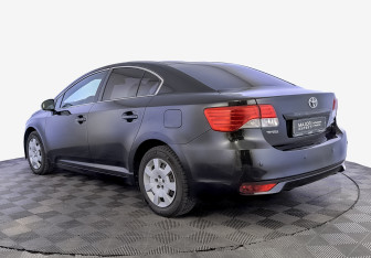 Подержанный автомобиль Toyota Avensis Sedan 2012 года (7 фото)
