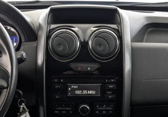 Подержанный автомобиль Renault Duster 2015 года (17 фото)