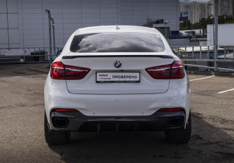 Подержанный автомобиль BMW X6 2017 года (6 фото)