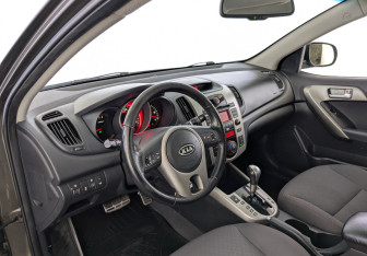 Подержанный автомобиль Kia Cerato Sedan 2009 года (16 фото)