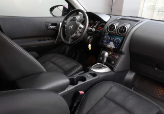 Подержанный автомобиль Nissan Qashqai 2013 года (9 фото)