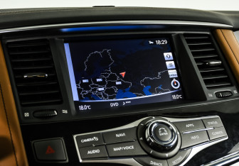 Подержанный автомобиль Infiniti QX80 2019 года (35 фото)