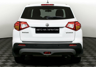 Подержанный автомобиль Suzuki Vitara 2016 года (6 фото)