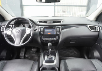Подержанный автомобиль Nissan Qashqai 2016 года (12 фото)