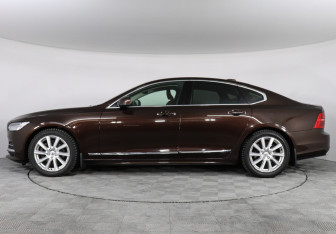 Подержанный автомобиль Volvo S90 2019 года (8 фото)