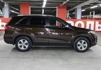 Подержанный автомобиль Kia Sorento 2018 года (4 фото)