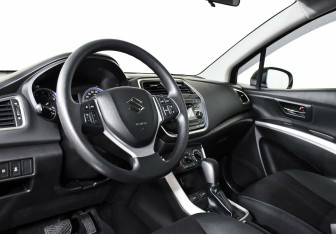 Подержанный автомобиль Suzuki SX4 Hatchback 2019 года (11 фото)