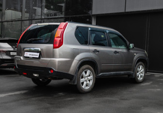 Подержанный автомобиль Nissan X-Trail 2008 года (4 фото)