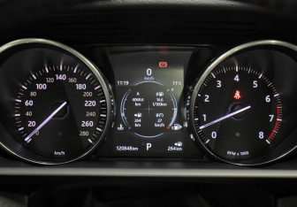 Подержанный автомобиль Land Rover Range Rover Sport 2017 года (13 фото)