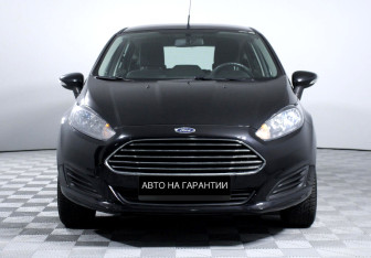 Подержанный автомобиль Ford Fiesta Hatchback 2015 года (2 фото)