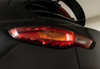 Подержанный автомобиль Infiniti QX70 2015 года (27 фото)