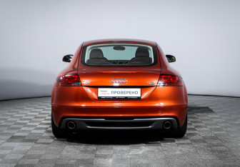 Подержанный автомобиль Audi TT Coupe 2011 года (6 фото)