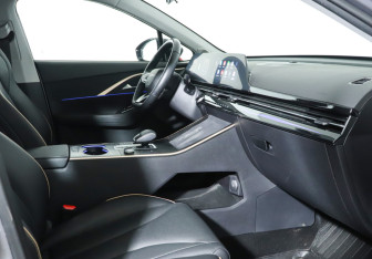 Подержанный автомобиль Omoda C5 2023 года (9 фото)