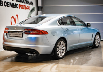 Подержанный автомобиль Jaguar XF Sedan 2011 года (4 фото)
