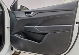 Подержанный автомобиль Hyundai Solaris Sedan 2021 года (17 фото)