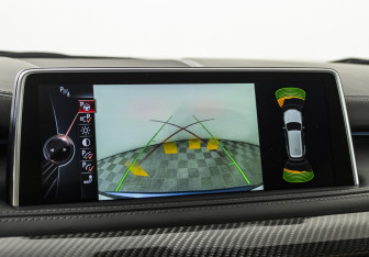 Подержанный автомобиль BMW X5 M 2016 года (16 фото)