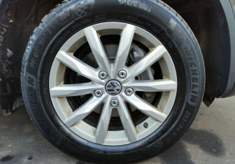 Подержанный автомобиль Volkswagen Touareg 2015 года (16 фото)