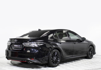 Подержанный автомобиль Toyota Camry Sedan 2021 года (5 фото)