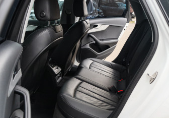 Подержанный автомобиль Audi A4 Sedan 2019 года (8 фото)