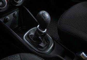 Подержанный автомобиль Kia Rio Sedan 2012 года (13 фото)