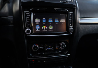 Подержанный автомобиль DW Hower H3 2018 года (13 фото)