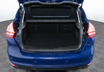 Подержанный автомобиль Ford Focus Hatchback 2016 года (18 фото)